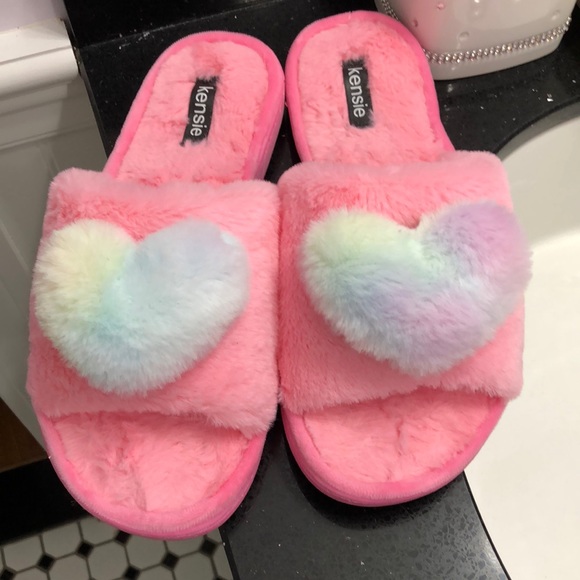 Kensie Shoes - Heart Slippers.
